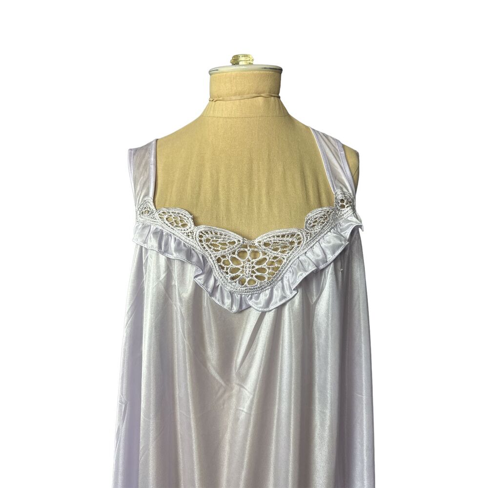 Lati Fashion lavender Sleeveless Nightgown Lace on Neckline NWT Size Large